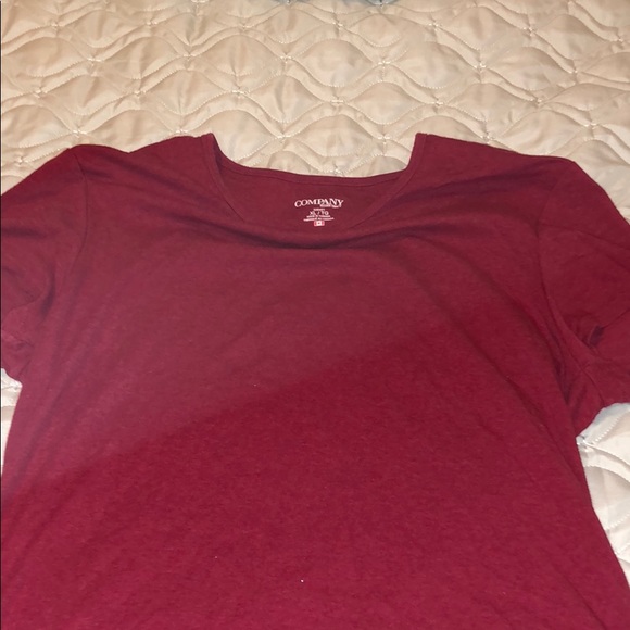 2 shirts they are like red pinkish - Picture 3 of 4